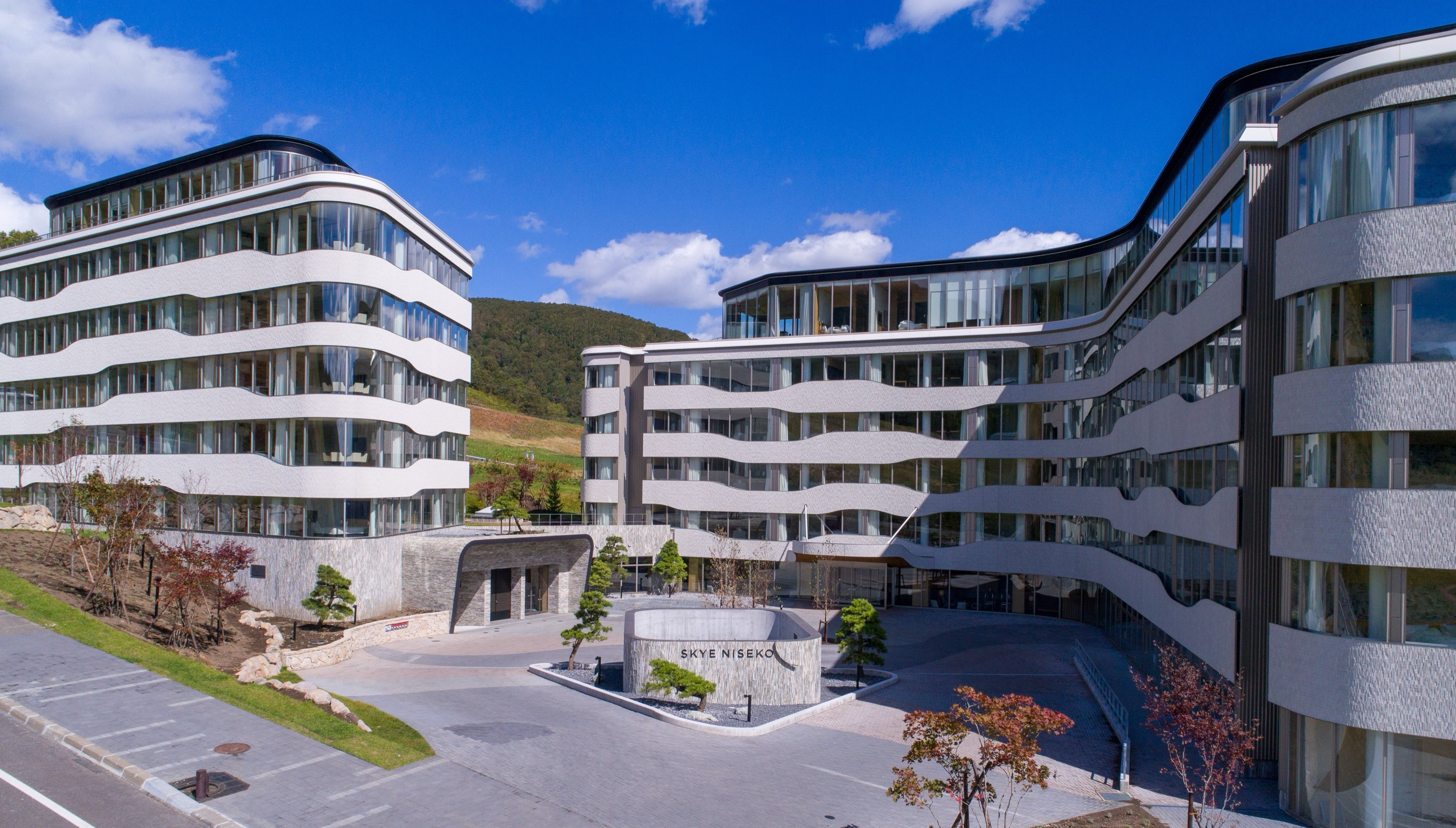 Skye Niseko Exterior Summer Day High Res 12