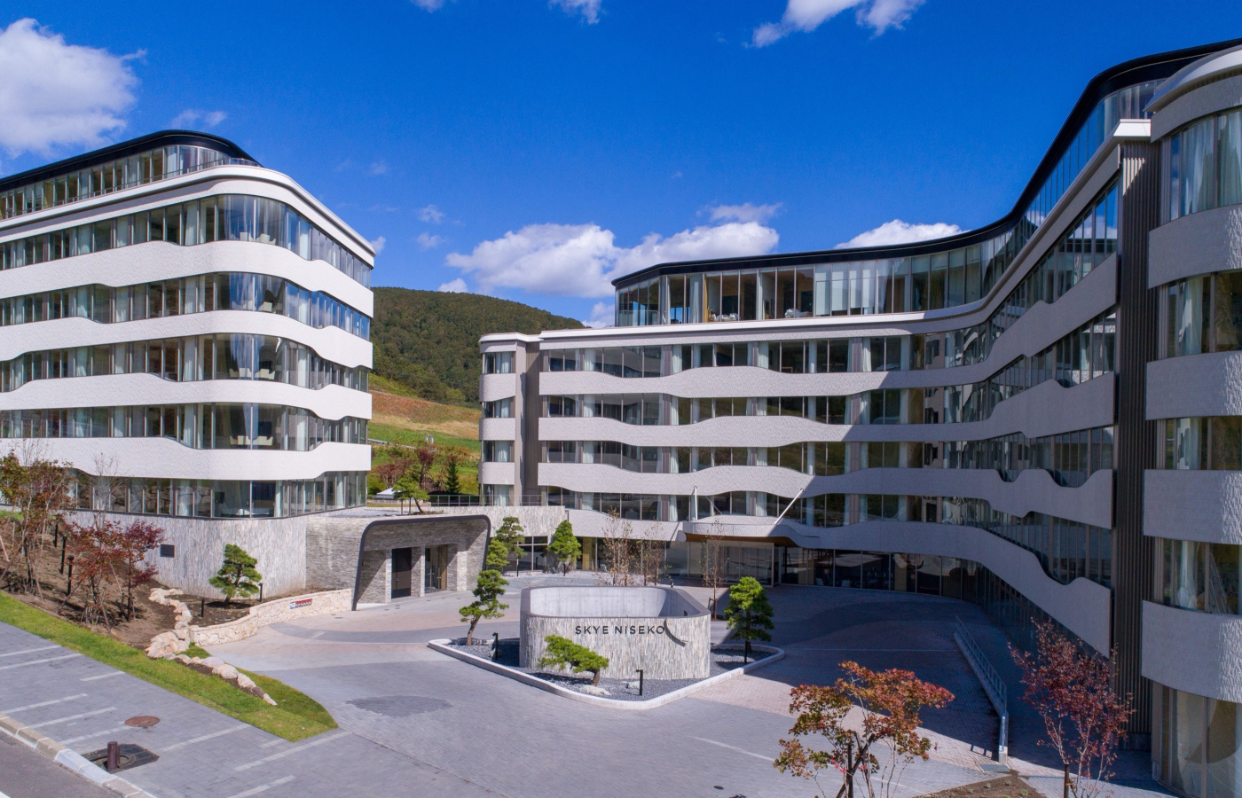 Skye Niseko Exterior Summer Day High Res 12